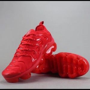 air vapormax plus triple red